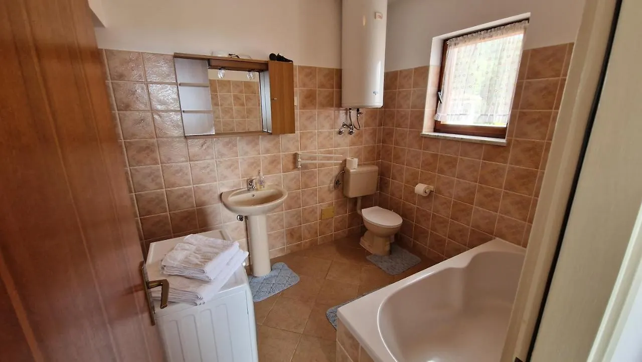 Villa Lina Icici 3*,  Croatia
